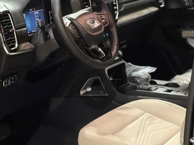 2025 فورد ايفرست