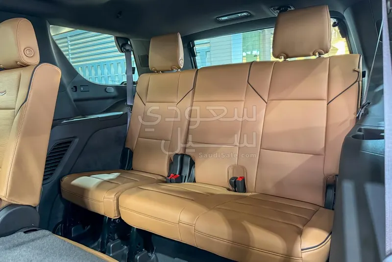 2025 كاديلاك اسكاليد