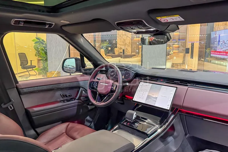 2025 لاند روفر رينج روفر سبورت اس اي