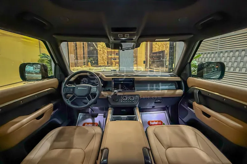 2025 لاند روفر ديفيندر اتش اس اي