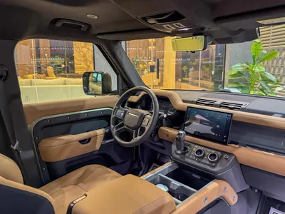 2025 لاند روفر ديفيندر اتش اس اي