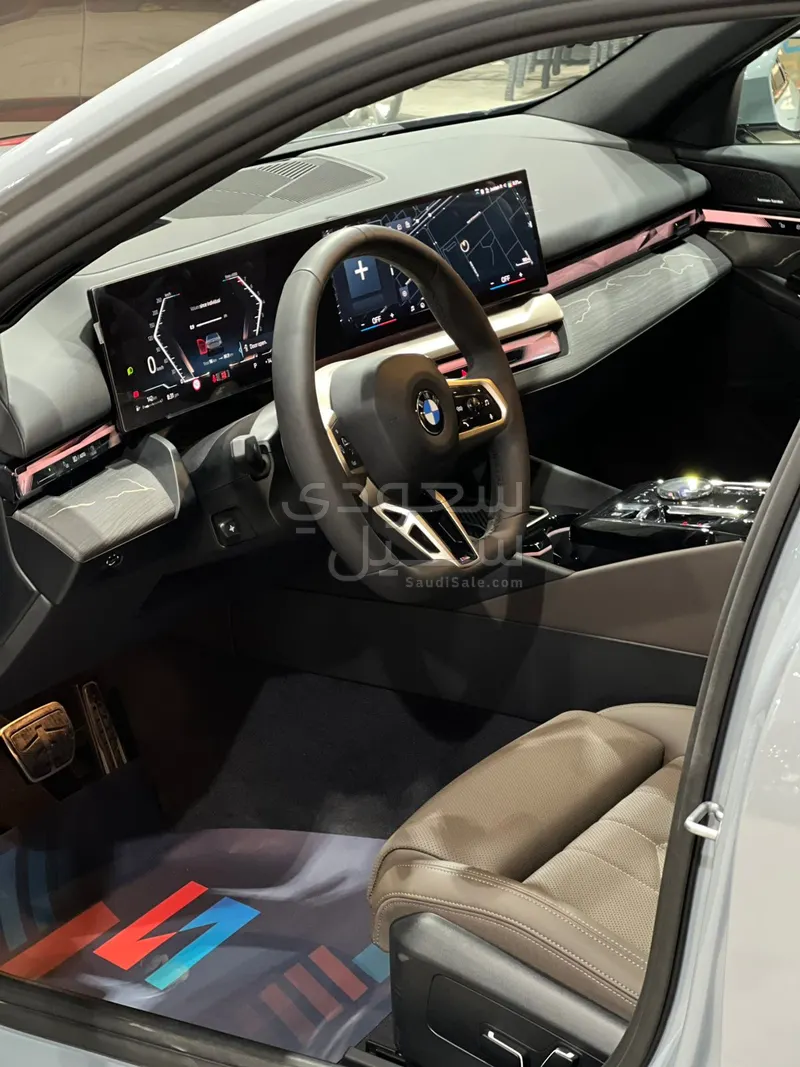 2026 بي ام دبليو الفئة الخامسة 520 أي