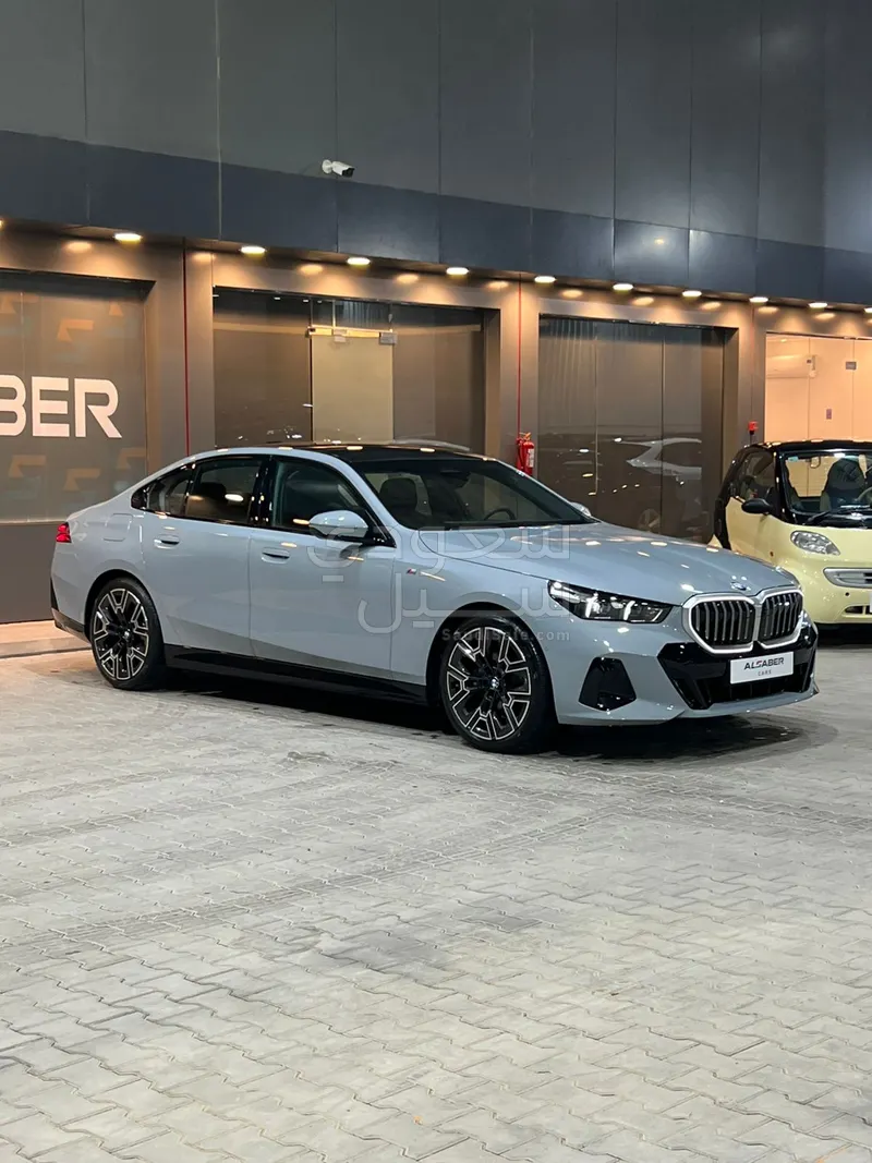 2026 بي ام دبليو الفئة الخامسة 520 أي