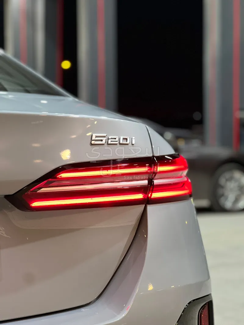 2026 بي ام دبليو الفئة الخامسة 520 أي