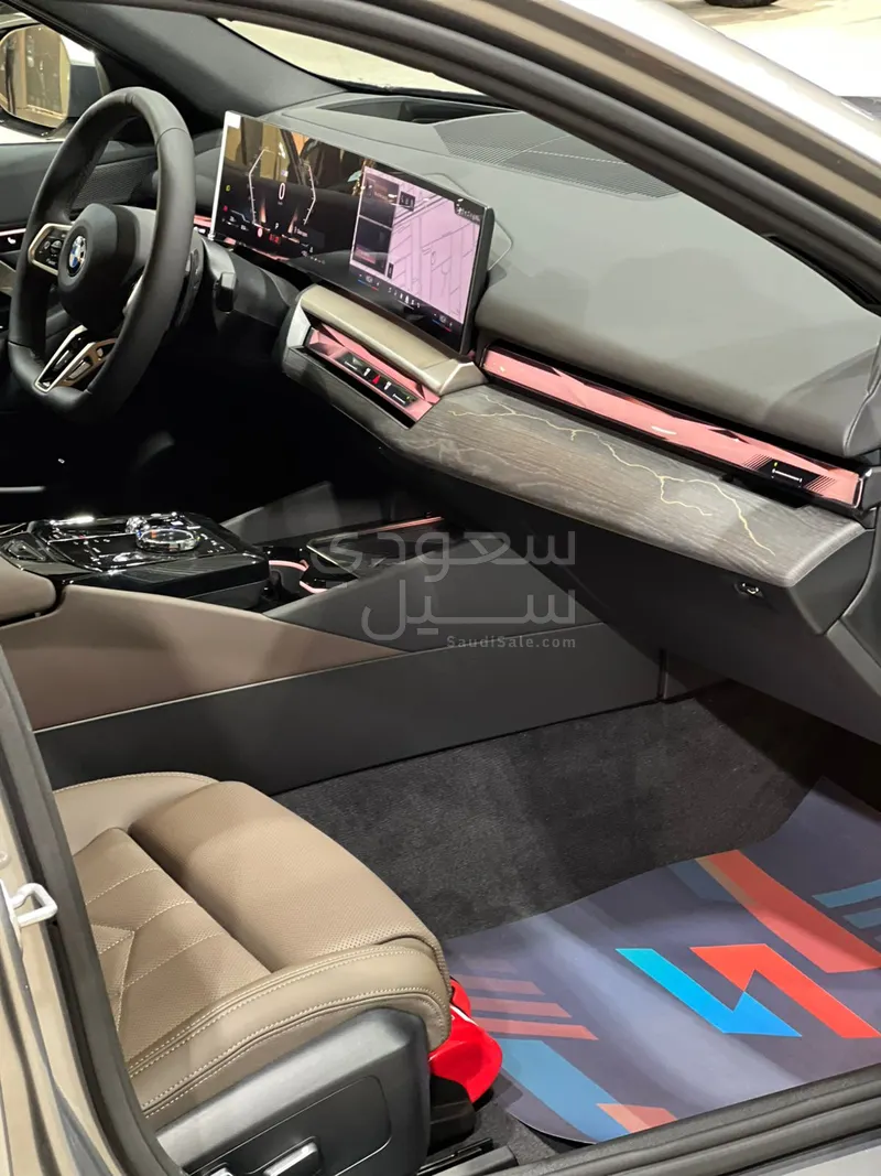 2026 بي ام دبليو الفئة الخامسة 520 أي