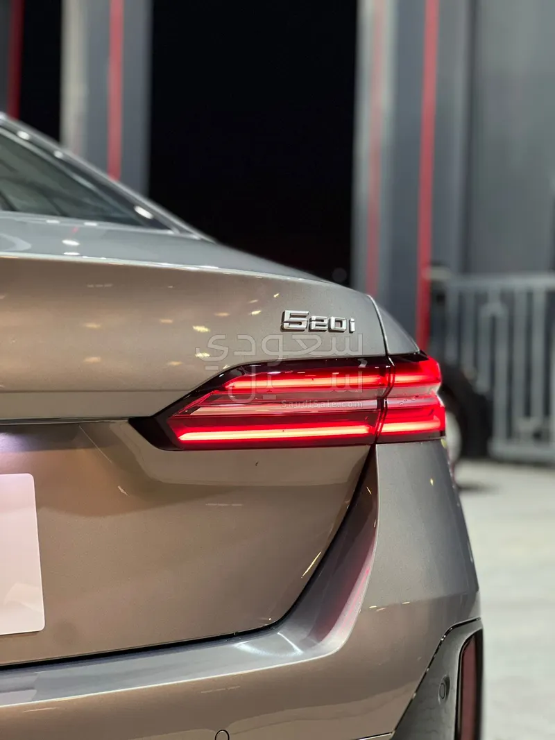 2026 بي ام دبليو الفئة الخامسة 520 أي