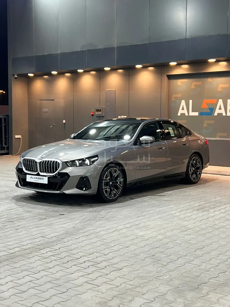 2026 بي ام دبليو الفئة الخامسة 520 أي