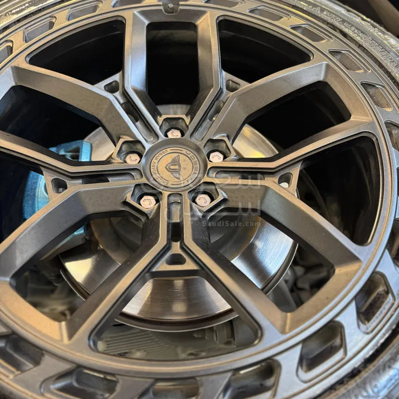 2022 لاند روفر ديفيندر 90