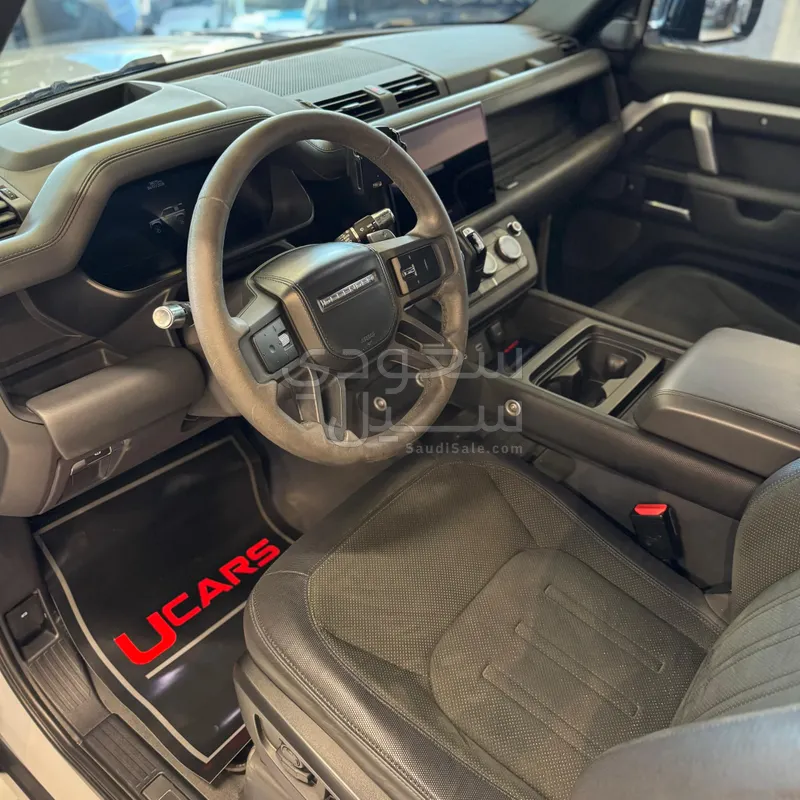 2022 لاند روفر ديفيندر 90