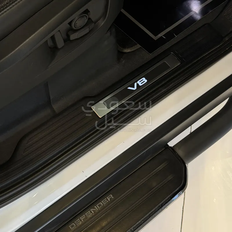 2022 لاند روفر ديفيندر 90
