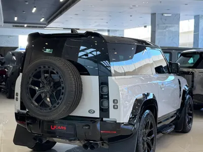 2022 لاند روفر ديفيندر 90