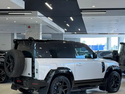 2022 لاند روفر ديفيندر 90