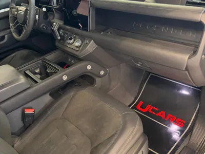 2022 لاند روفر ديفيندر 90