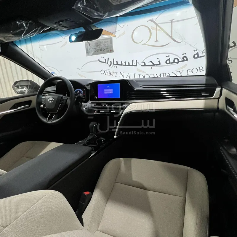 2025 تويوتا كامري ال اي