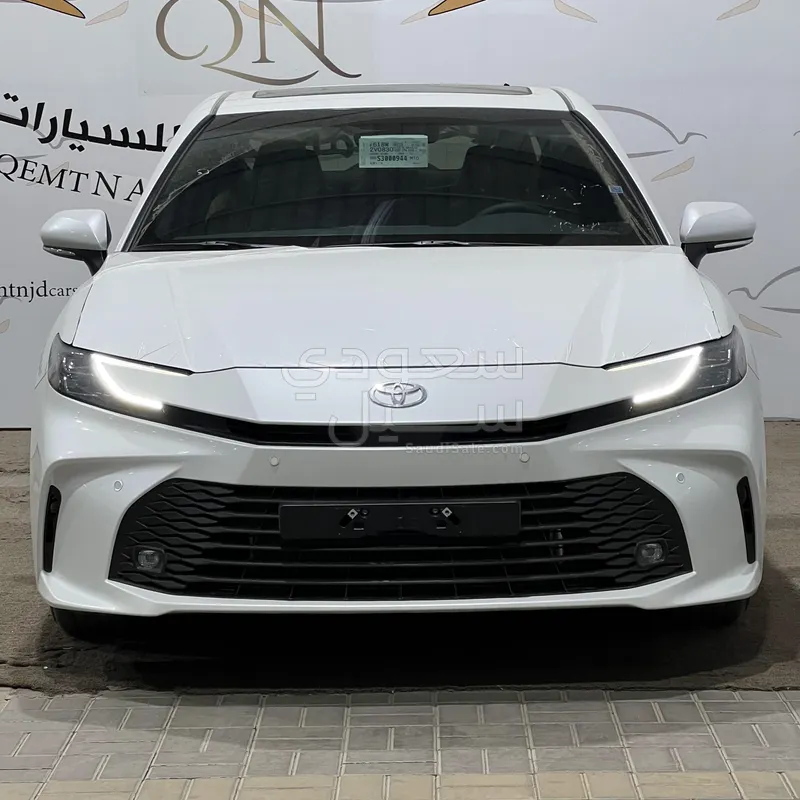 2025 تويوتا كامري ال اي