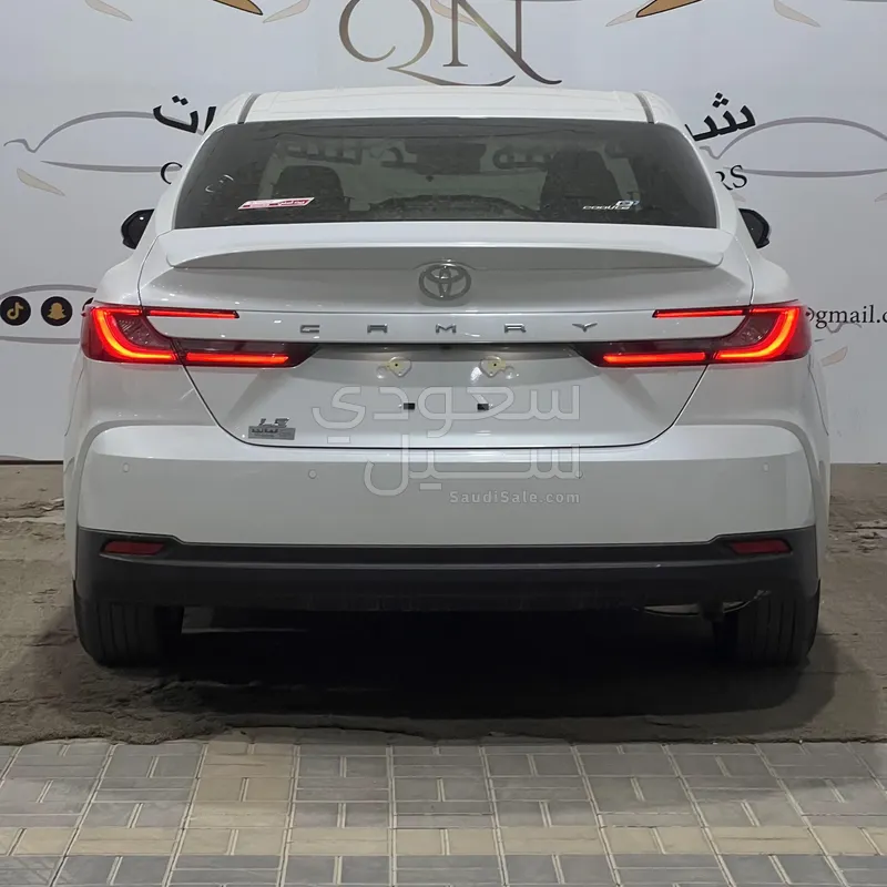 2025 تويوتا كامري ال اي