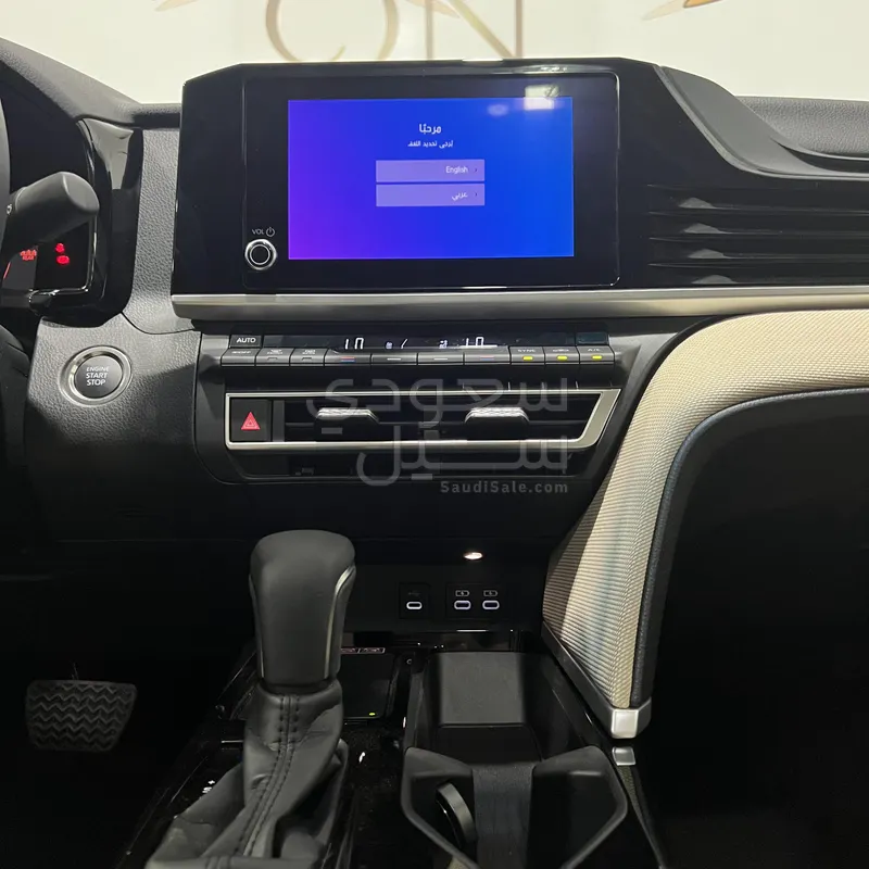 2025 تويوتا كامري ال اي