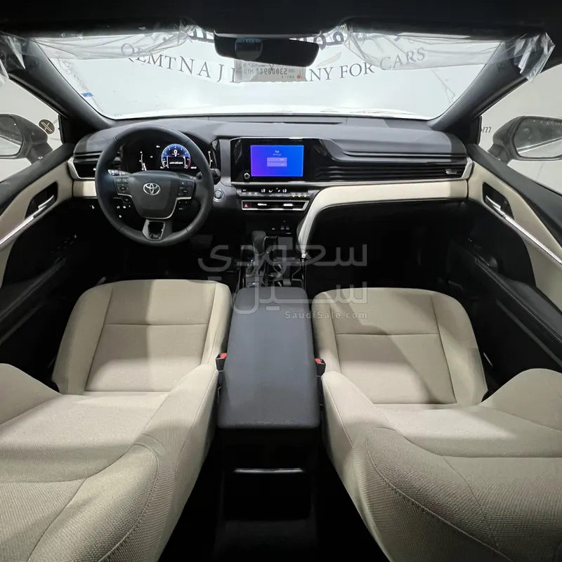 2025 تويوتا كامري ال اي