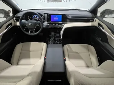 2025 تويوتا كامري ال اي