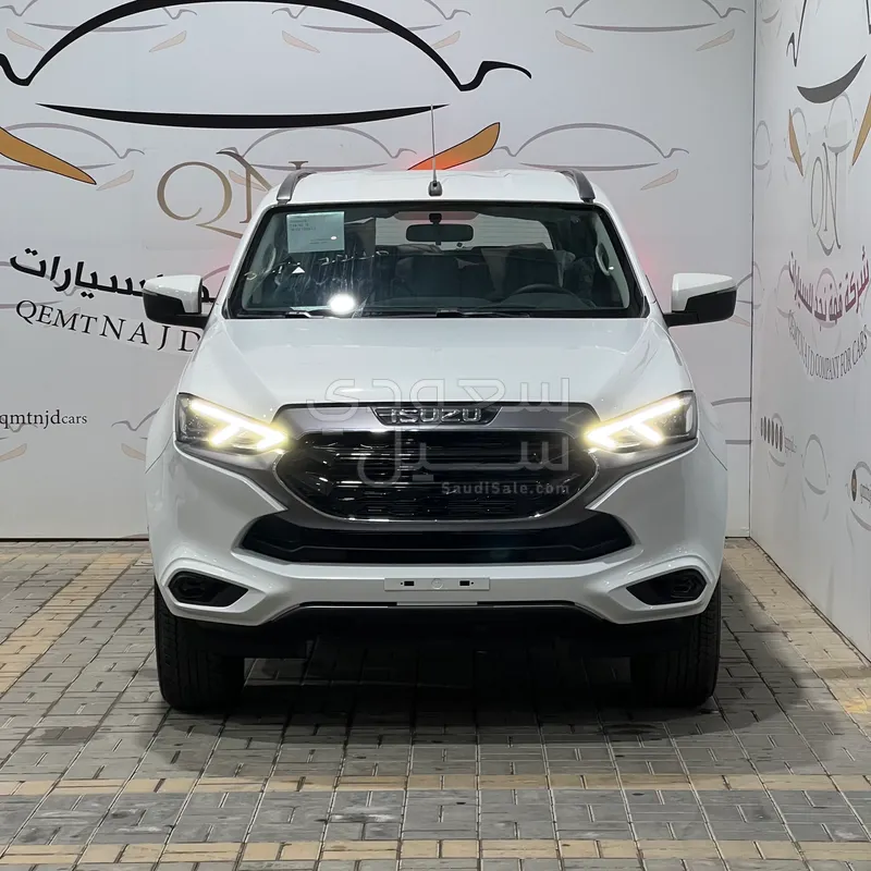 2024 ايسوزو ام يو اكس