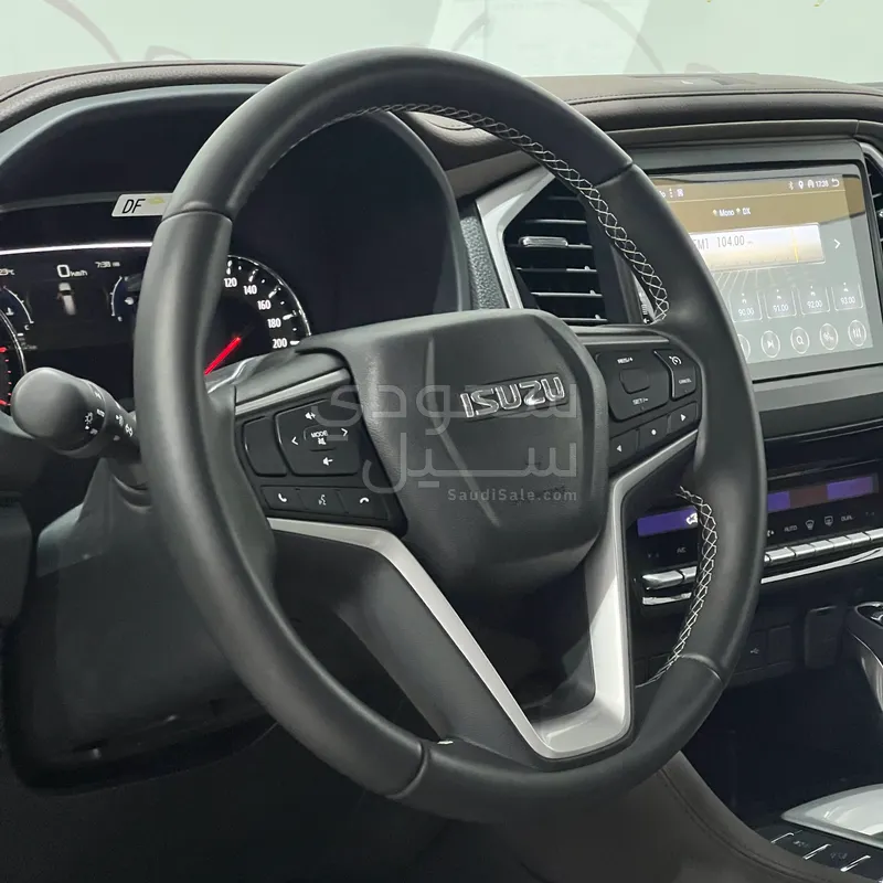 2024 ايسوزو ام يو اكس