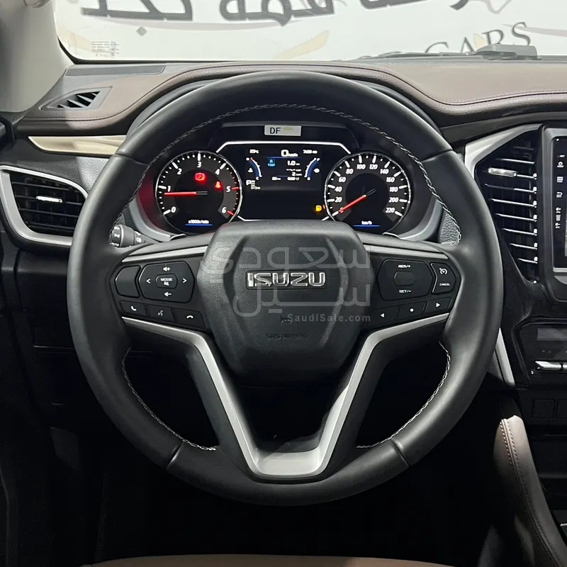 2024 ايسوزو ام يو اكس