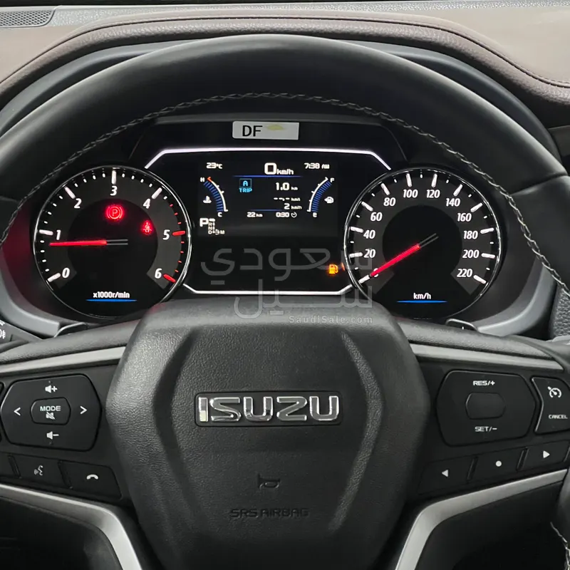 2024 ايسوزو ام يو اكس