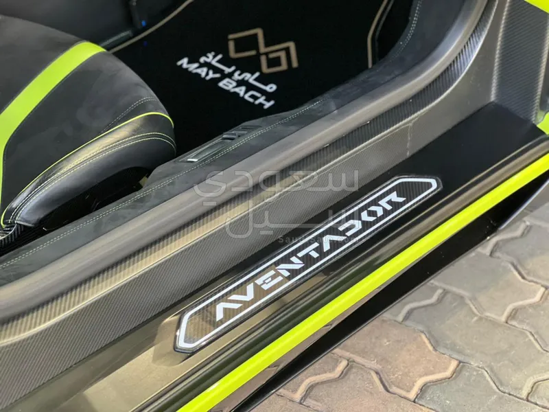 2016 لمبرجيني افنتادور اس في