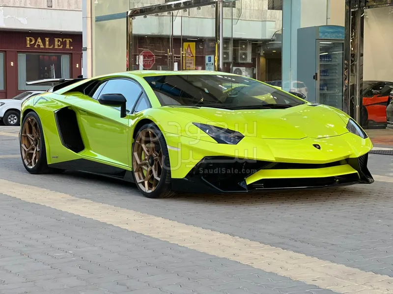 2016 لمبرجيني افنتادور اس في