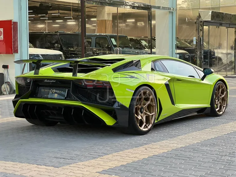 2016 لمبرجيني افنتادور اس في