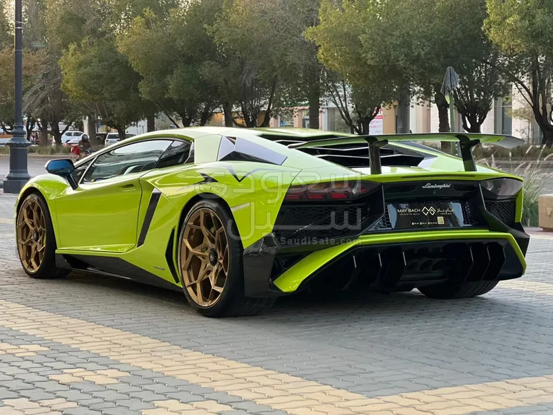 2016 لمبرجيني افنتادور اس في