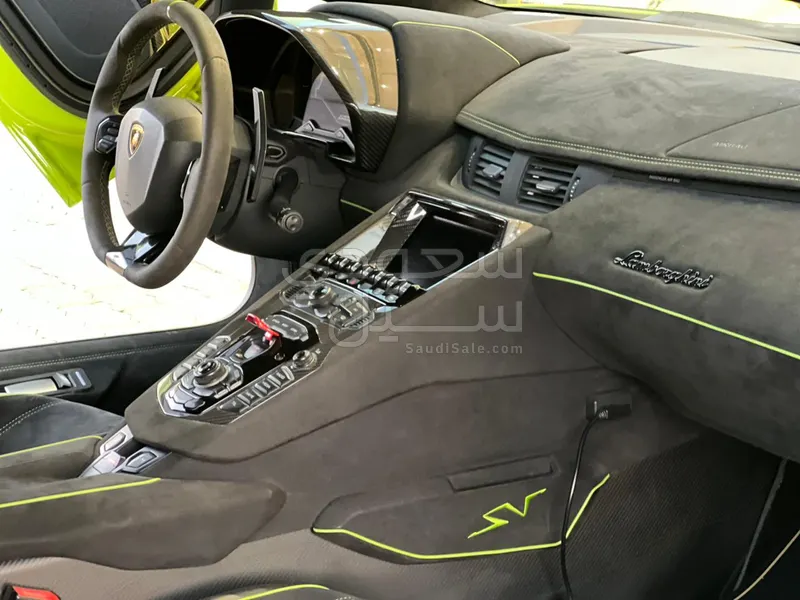 2016 لمبرجيني افنتادور اس في