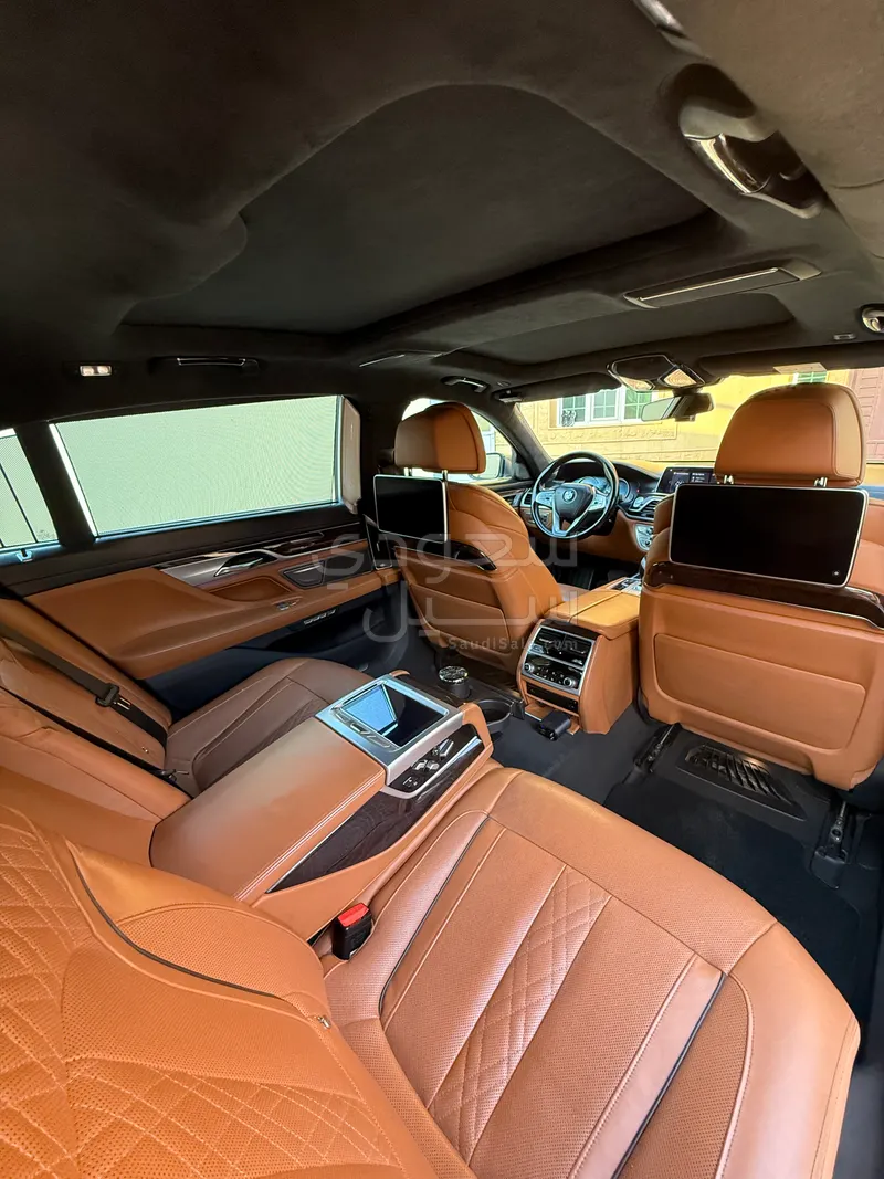 2018 بي ام دبليو الفئة السابعة 740 إل أي