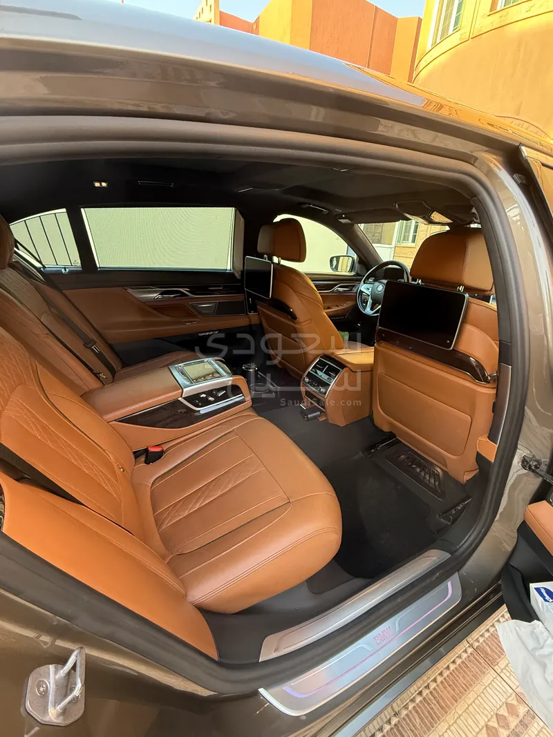 2018 بي ام دبليو الفئة السابعة 740 إل أي