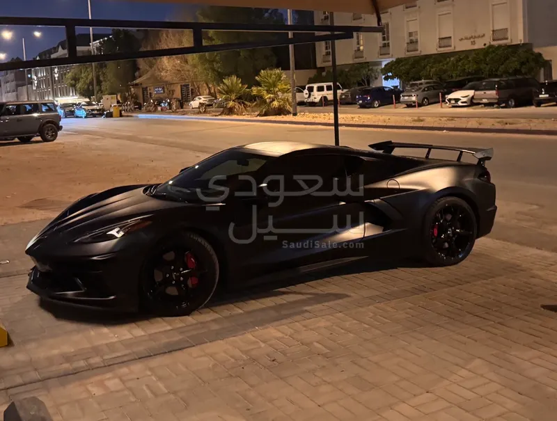 2022 شفروليه كورفيت ال تي 2 زيد 51