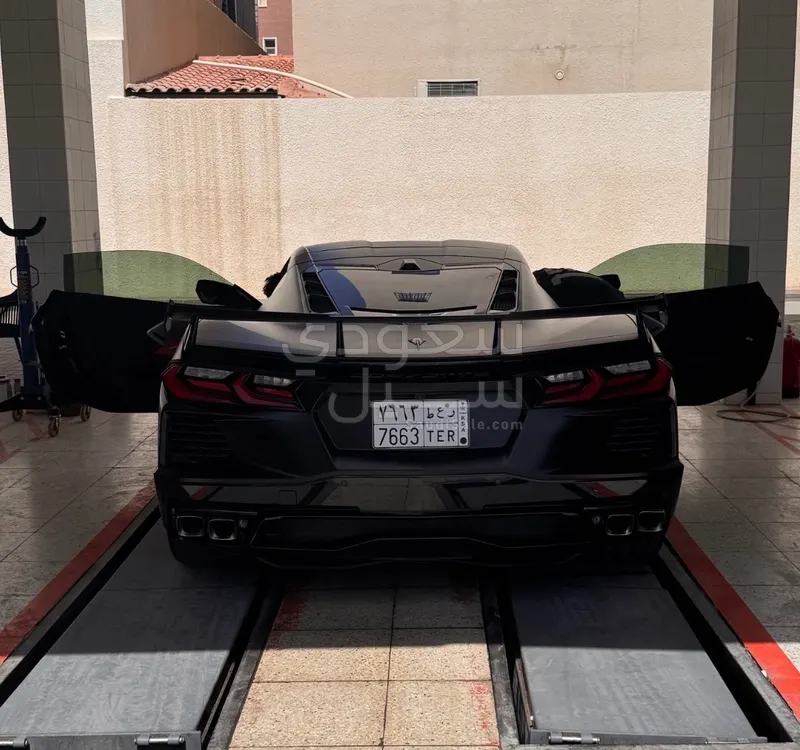 2022 شفروليه كورفيت ال تي 2 زيد 51
