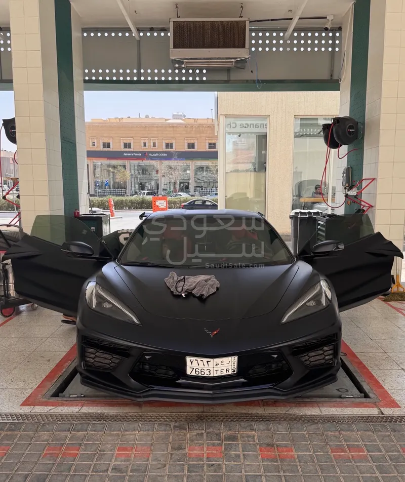 2022 شفروليه كورفيت ال تي 2 زيد 51