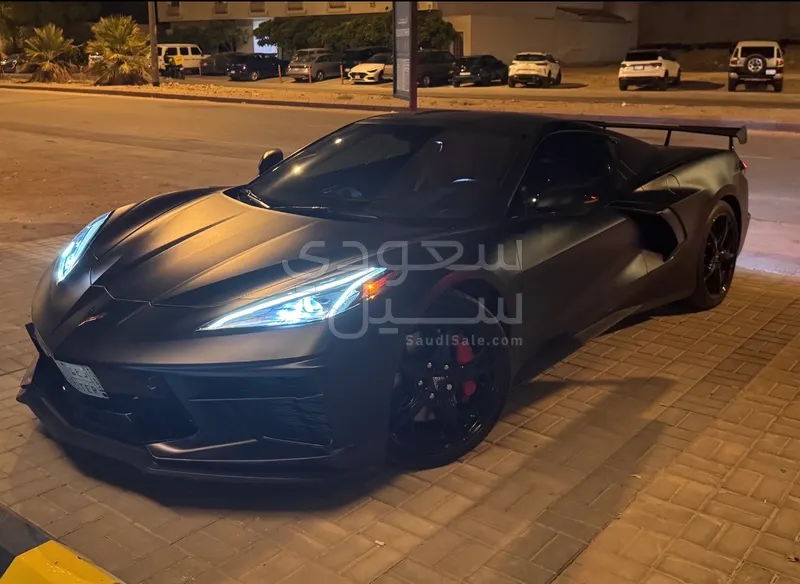 2022 شفروليه كورفيت ال تي 2 زيد 51
