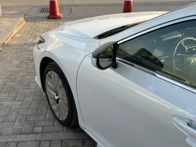 2025 لكزس آي إس 350