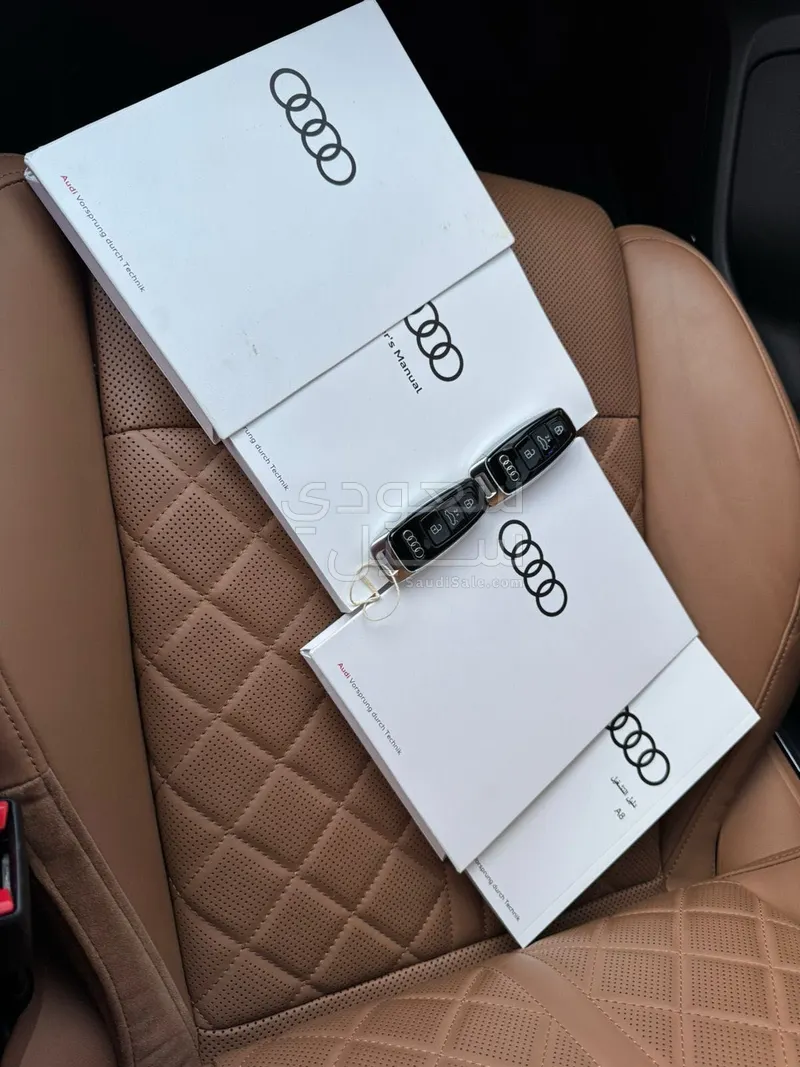 2021 اودي اي 8 ال 55تي اف اس أي