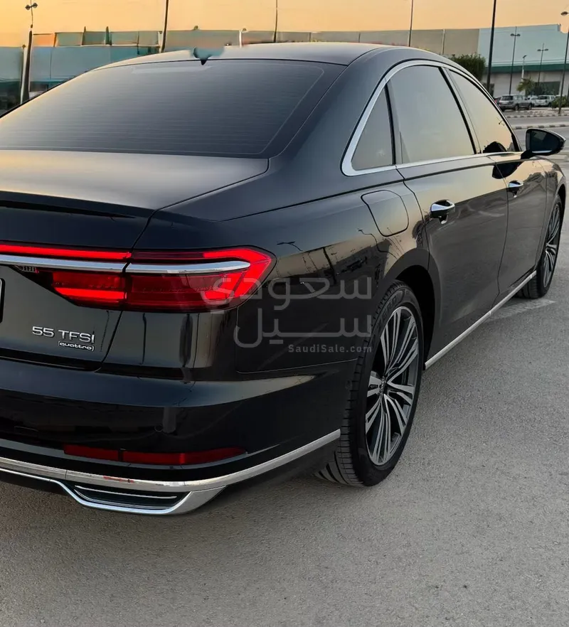 2021 اودي اي 8 ال 55تي اف اس أي