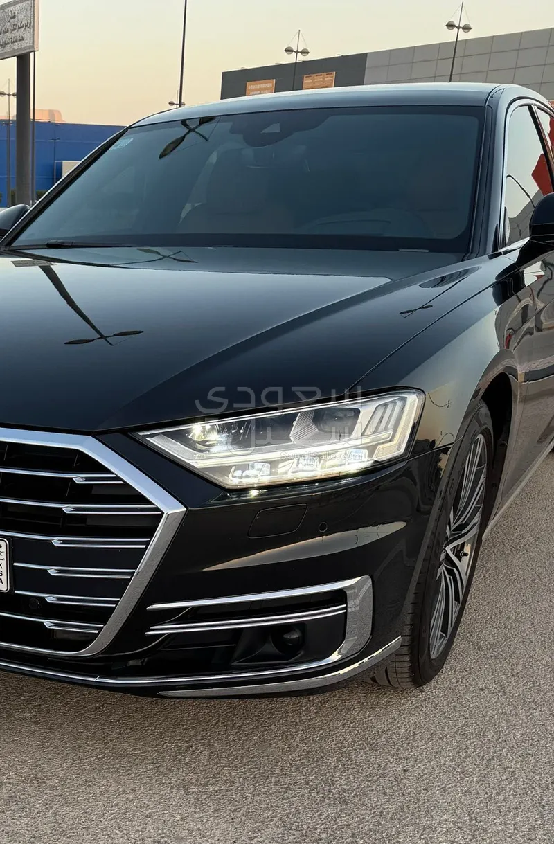 2021 اودي اي 8 ال 55تي اف اس أي