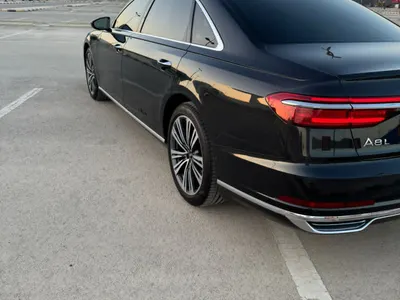 2021 اودي اي 8 ال 55تي اف اس أي