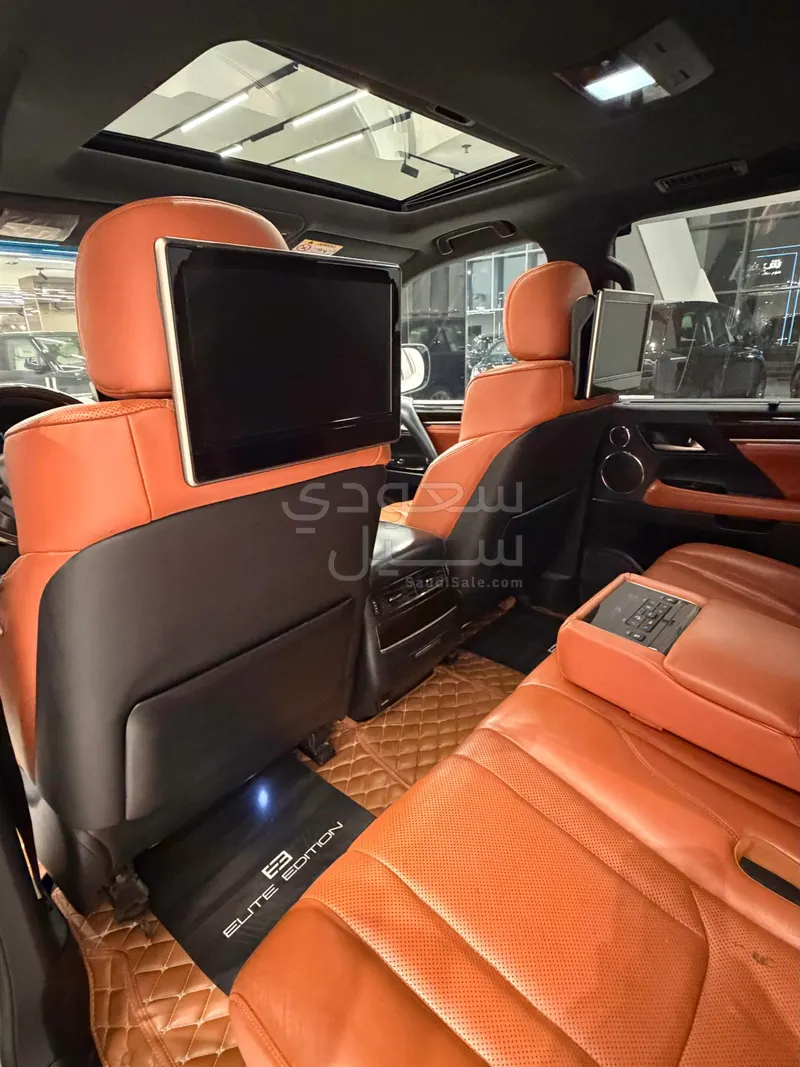 2017 لكزس إل إكس 570