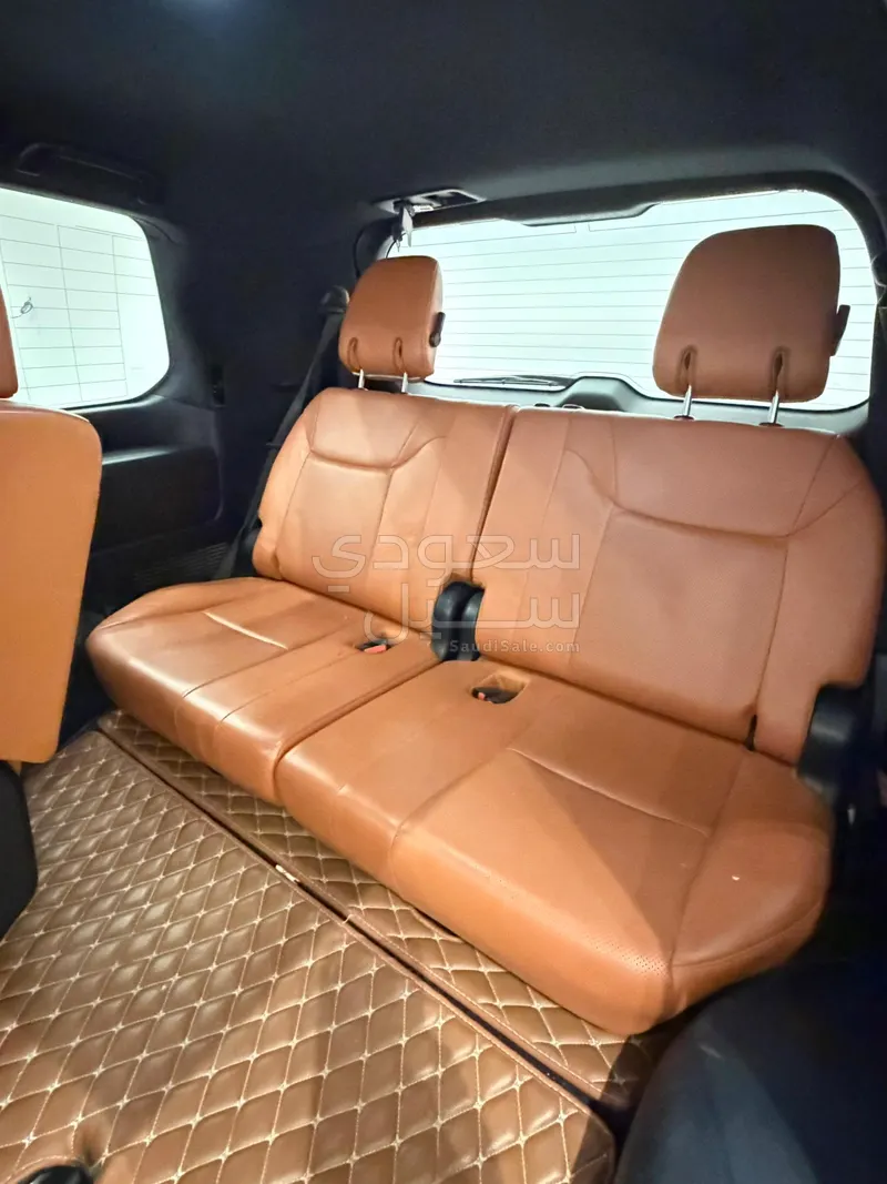 2017 لكزس إل إكس 570