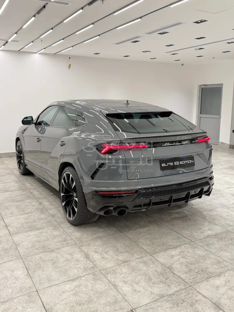 2022 لمبرجيني اوروس