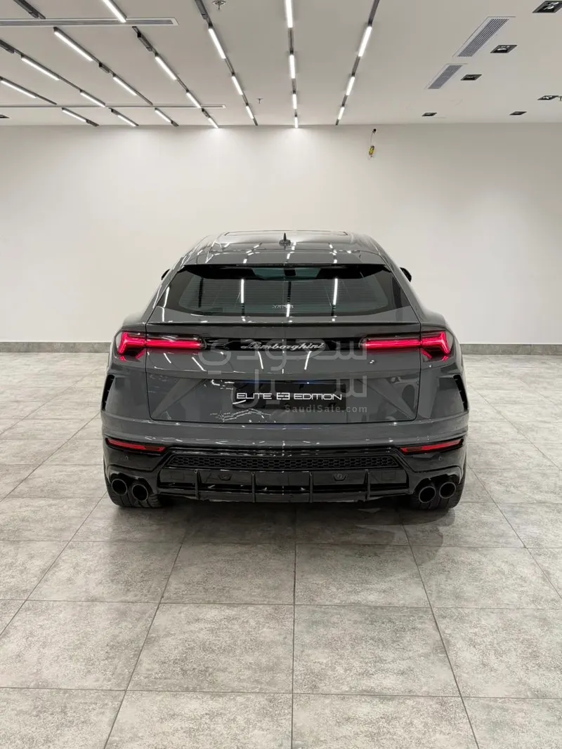 2022 لمبرجيني اوروس