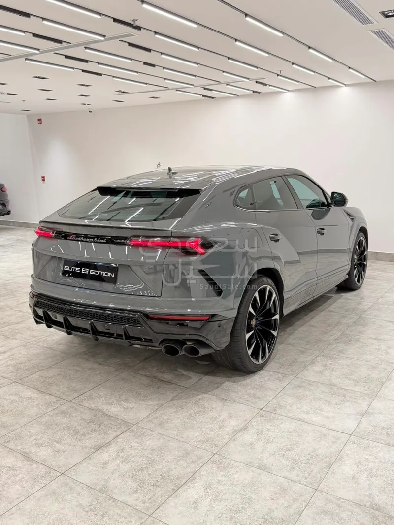 2022 لمبرجيني اوروس