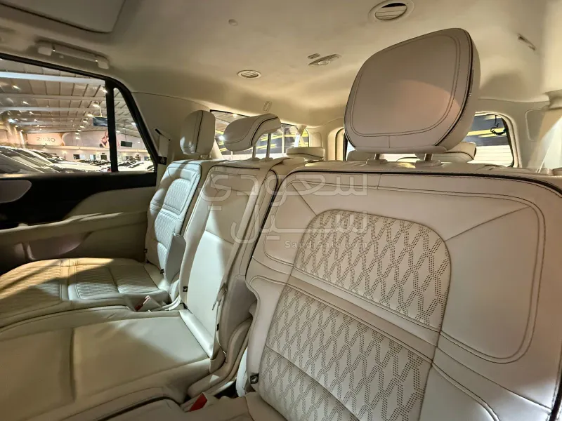 2021 لنكولن نافيكيتر بريزدينشال