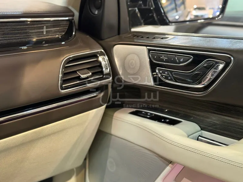 2021 لنكولن نافيكيتر بريزدينشال